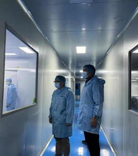 Návšteva továrne hosťom na výstave MEDICA v Nemecku; Skúmanie nových príležitostí na európskom medicínskom trhu